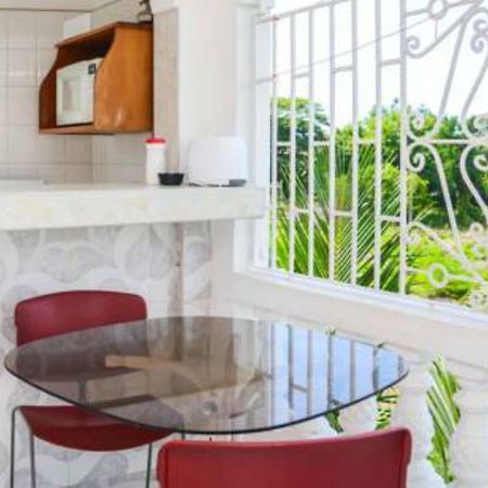 Vanvilla Guest House Negril Exterior photo