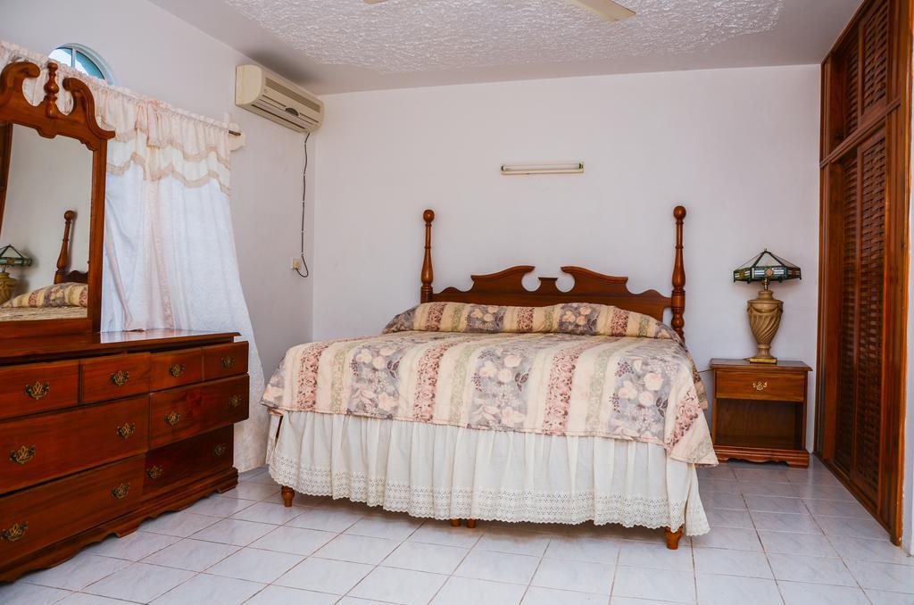 Vanvilla Guest House Negril Room photo