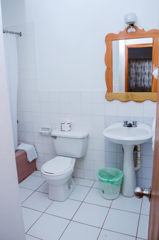 Vanvilla Guest House Negril Room photo