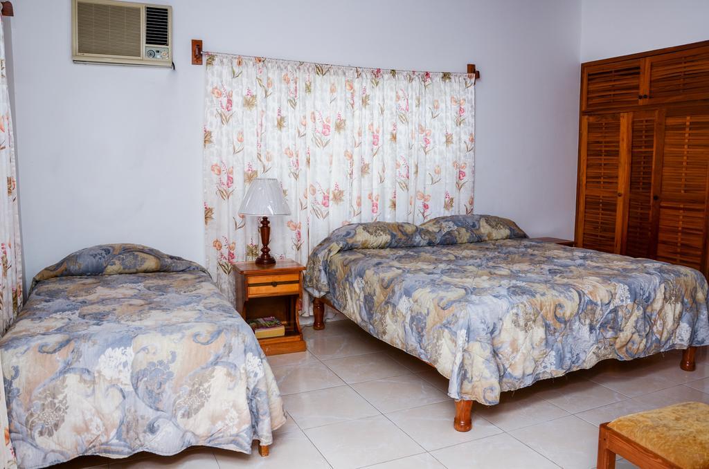 Vanvilla Guest House Negril Room photo